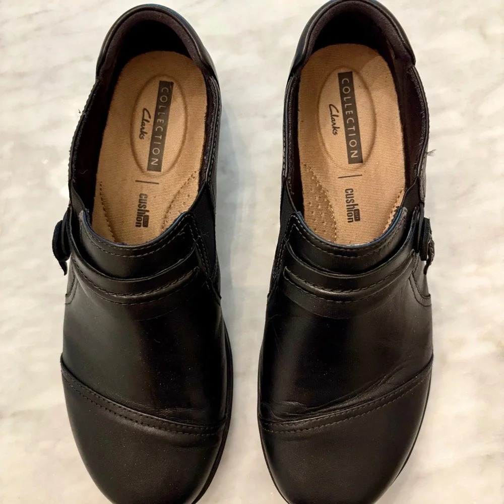 Clarks Carleigh Pearl Strapped Slip-On Shoes in Black Leather Sz‎ 8.5